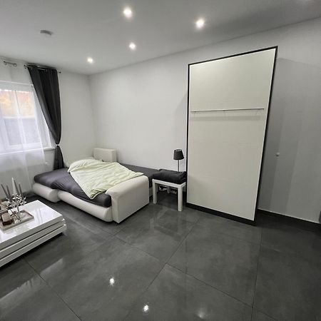 Schoenes 2 Zimmer Apartment An Der Stadt Grenze Mit Klimaanlage Blankenfelde-Mahlow Exterior foto