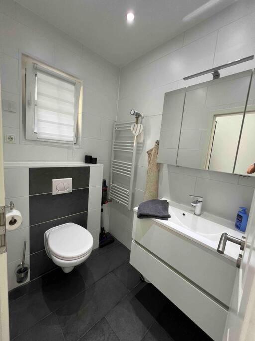Schoenes 2 Zimmer Apartment An Der Stadt Grenze Mit Klimaanlage Blankenfelde-Mahlow Exterior foto