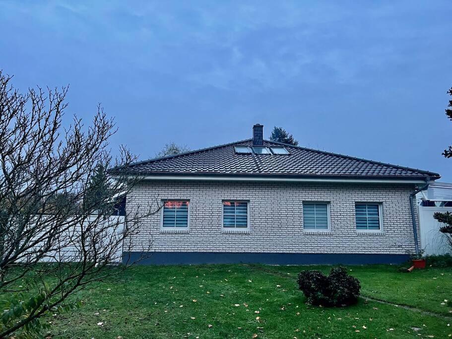 Schoenes 2 Zimmer Apartment An Der Stadt Grenze Mit Klimaanlage Blankenfelde-Mahlow Exterior foto